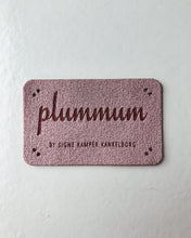 Load image into Gallery viewer, Plummum-labels i Ultrasuede